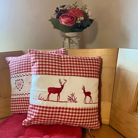 Almenland Feriehus *